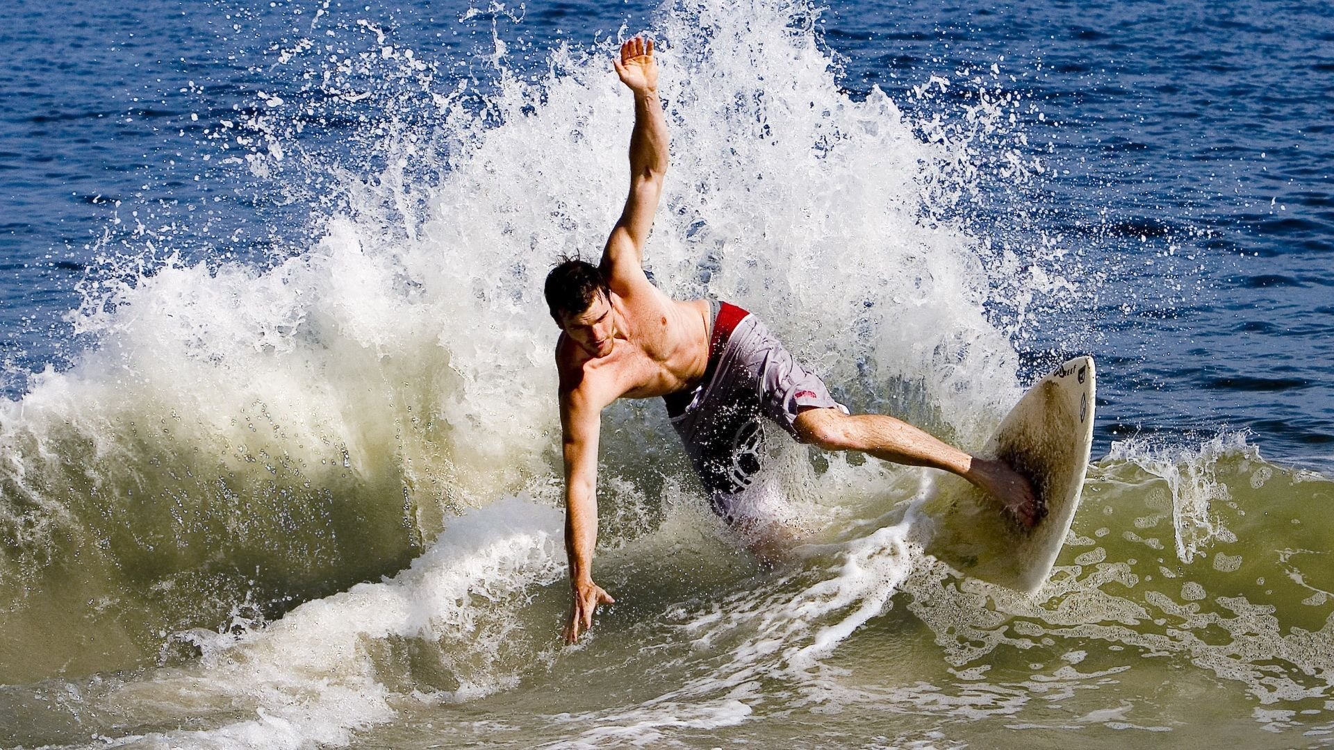 开云体育在线入口-伯恩利中场组织稳定，克拉文公园力争胜利，克恩里伯斯贴吧