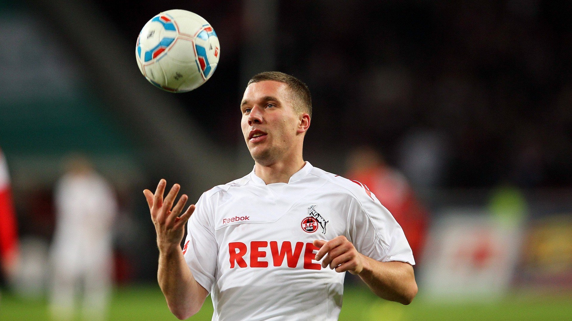 ky体育娱乐-昂热前场火力不济，教练组寻找进攻火药，昂热对里尔聚胜顽球汇